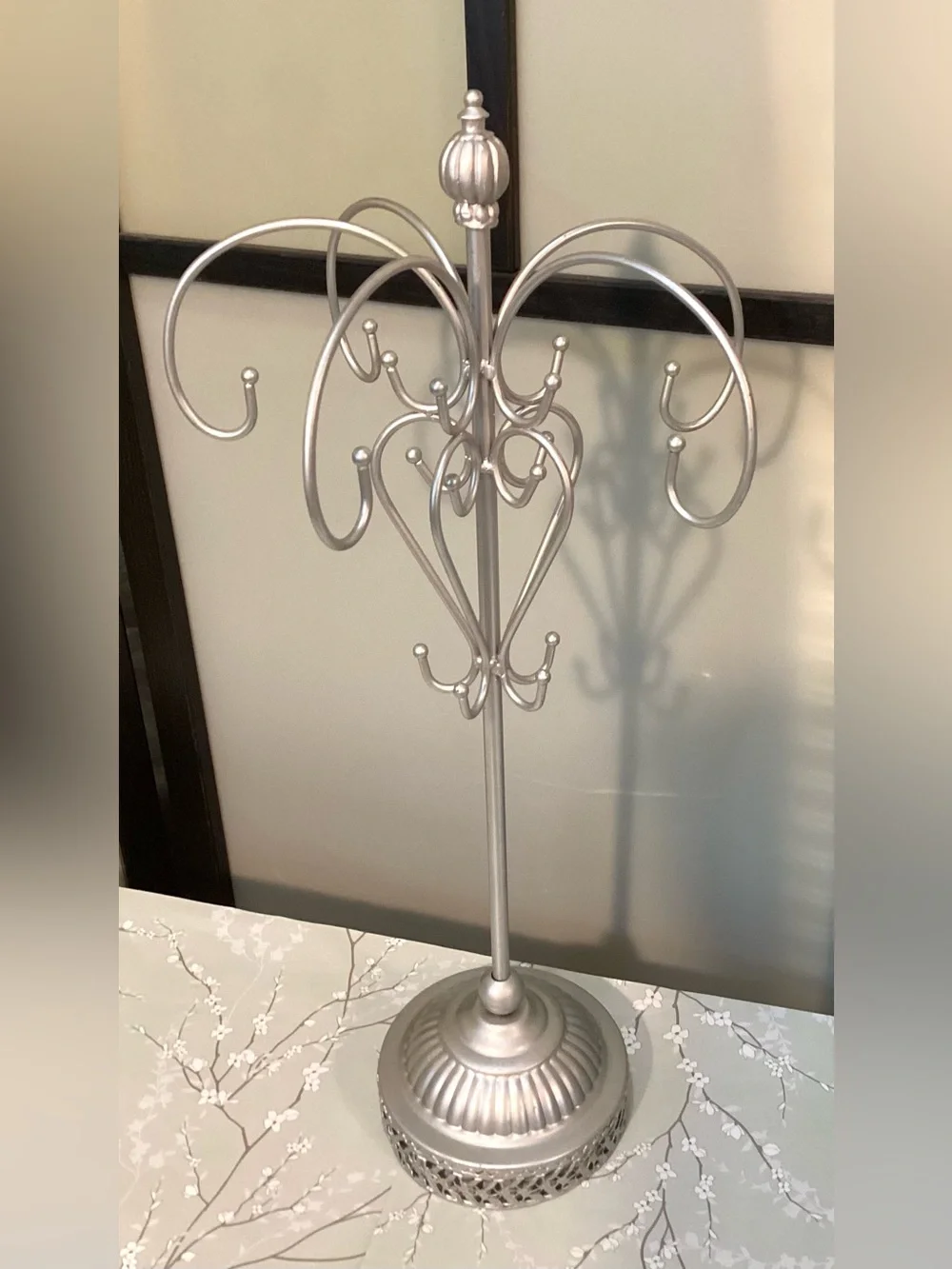 Jewelry holder 18 1/2” tall 20 hooks
